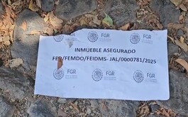 Sello de clausura en el piso