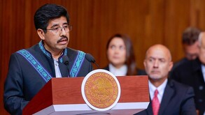 Hugo Aguilar, ministro presidente de la SCJN, aclara video donde le limpian el calzado.