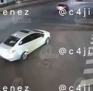 Según las autoridades, Jesús y el supuesto agente de la Fiscalía capitalina discutieron y se dieron cerrones con sus autos en la colonia Tacuba.