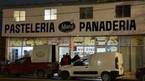 Movilización afuera de panadería en Escobedo.