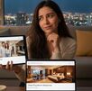 Persona decidiendo entre hotel y Airbnb