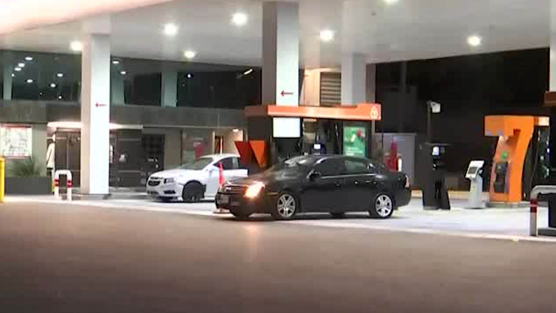 Un empleado de una estación de servicio de gas en el Boulevard Antonio L. Rodríguez fue amenazado con un arma de fuego.