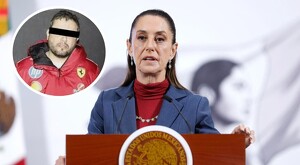 Presidente de México, Claudia Sheinbaum, delante de un podio con micrófonos durante su conferencia de presa mañanera y foto de Diego Rivera Navarro a un lado