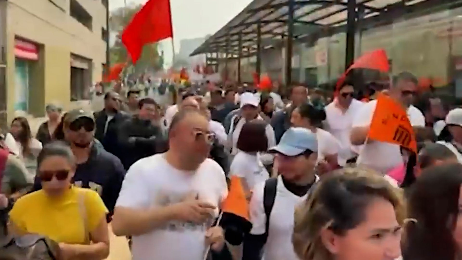 Tras la marcha de trabajadores, el director del Metro, Adrián Rubalcava, detalló que cuentan con 20 mil mdp para mantenimiento.