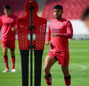 'El Mudo' Aguirre durante el entrenamiento del Atlas.