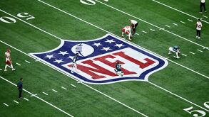 Las canchas oficiales de la NFL miden 100 yardas, esto sin contar las zonas de anotación.