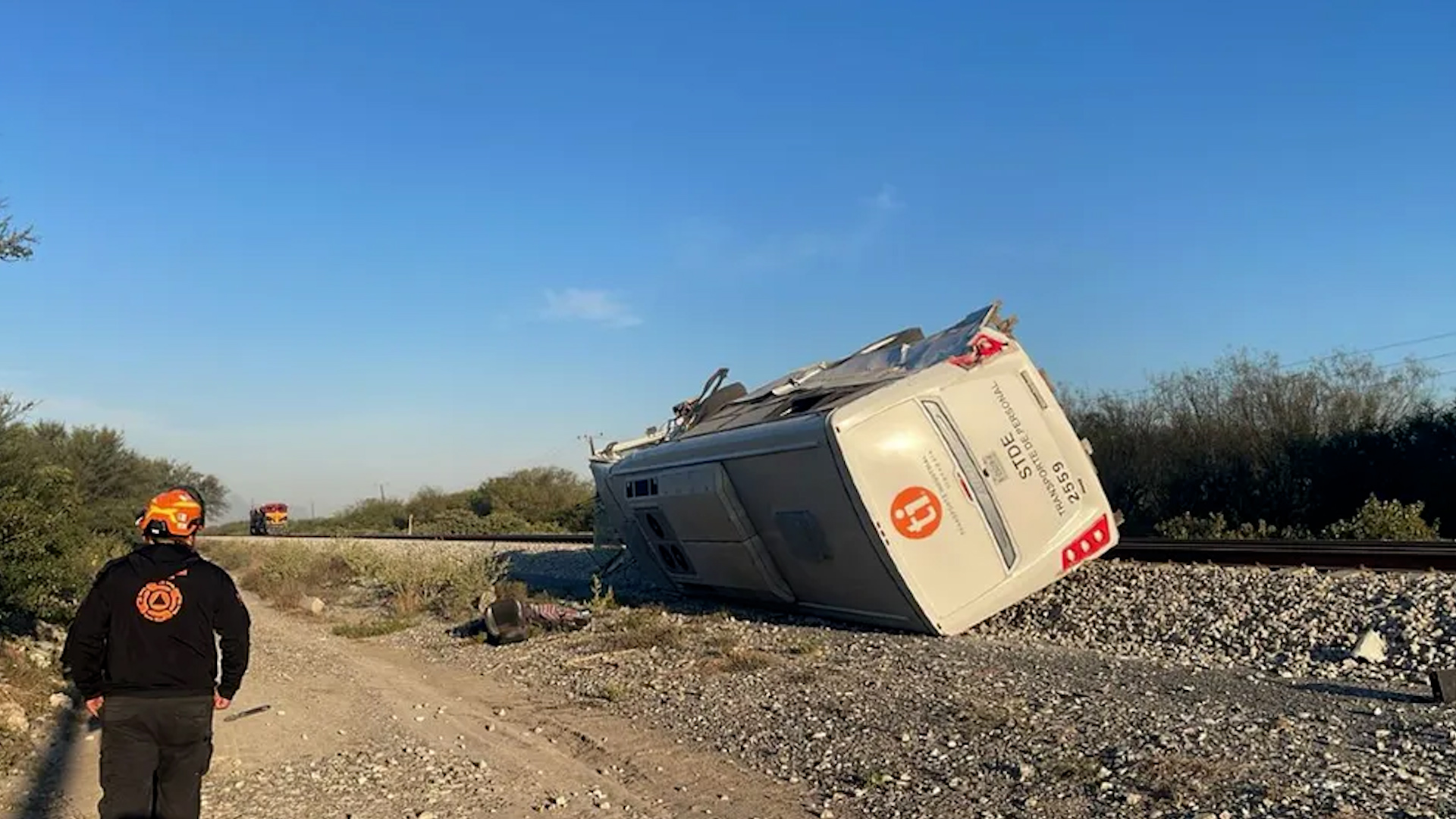 Un accidente ferroviario dejó como saldo a dos hombres sin vida en el cruce del camino Pesquería-Apodaca y la carretera Huinalá-Pesquería.