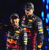 Checo Pérez y Max Verstappen durante una presentación con Red Bull Racing.