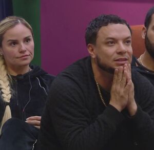 El cantante Lorenzo Méndez en el programa reality show ‘¿Apostarías por mí?’ junto a su actual pareja Claudia Galván