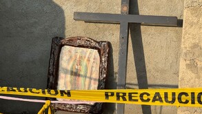 Vecinos del fraccionamiento Valle de Tejeda construyen una capilla en el lugar donde fue abandonada la bebé María Guadalupe.