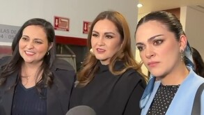 Andrea Chávez y Cynthia López, senadoras de Morena, niegan apoyo al salón de belleza en el Senado.