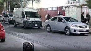 Auto donde mataron a cuatro personas en la colonia Martín Carrera, alcaldía Gustavo A. Madero.