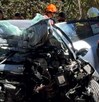 un auto destrozado tras un accidente en la autopista méxico puebla