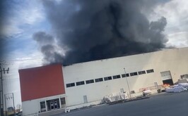Empresa que fue consumida por fuego en Escobedo, Nuevo León.