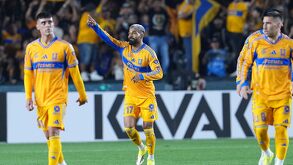 Rodrigo Aguirre debutó con Tigres en la Concachampions en donde anotó 2 goles ante Forge FC.