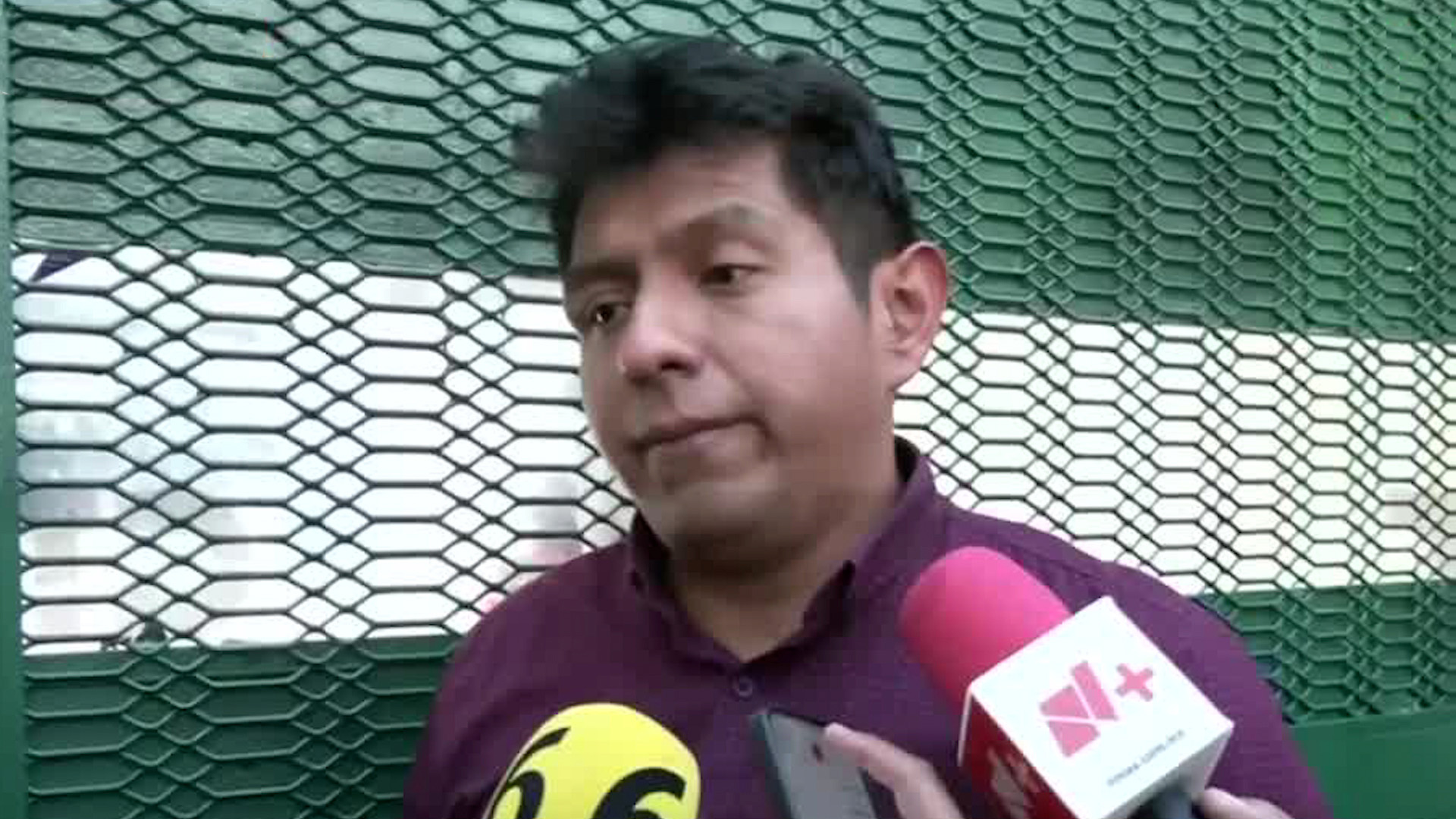 A las afueras de los Juzgados, Rodrigo Hernández, hermano de Roberto, afirma perdonar a Gaby 'N', pero asegura que debe enfrentar las consecuencias.