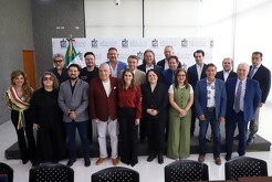 Debate en el congreso entre compositores y diputados para garantizar pago de regalías.