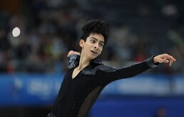 Donovan Carrillo clasifica a la final de patinaje artístico en Milán-Cortina 2026