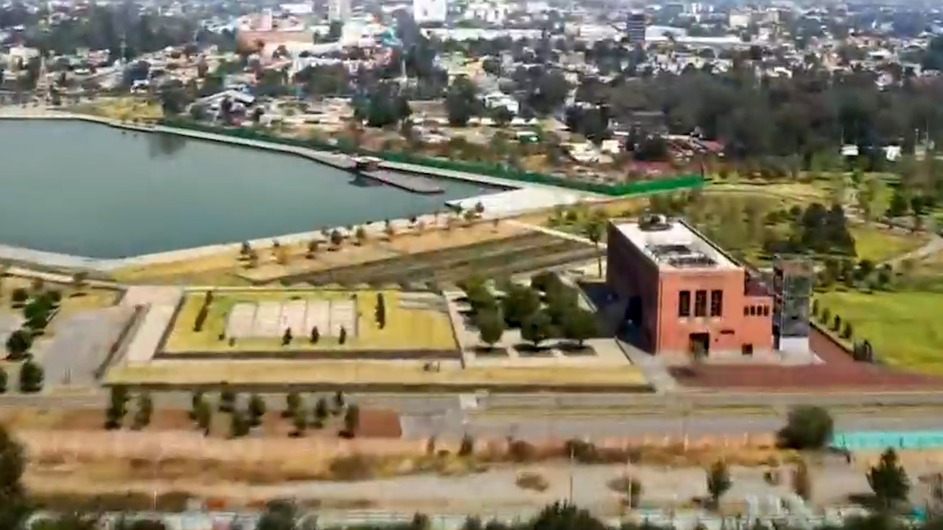 La jefa de Gobierno, Clara Brugada, fue tajante: no autorizará el estadio de Cruz Azul en el Parque Bicentenario.