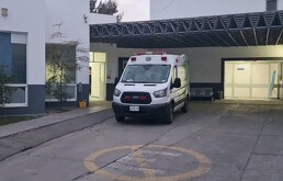 Paramédicos de la Cruz Verde trasladaron al joven lesionado a la unidad médica Las Conchas.