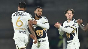 Jugadores de Pumas festejando el gol contra San Diego FC.