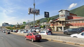 Zona donde atropellaron a mujer en avenida Leones en Monterrey.