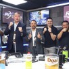 Juan Manuel Márquez junto a los locutores de 'La Hora de Willie González' en RG La Deportiva.
