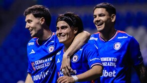 Jugadores de Cruz Azul en la goleada al Vancouver FC.
