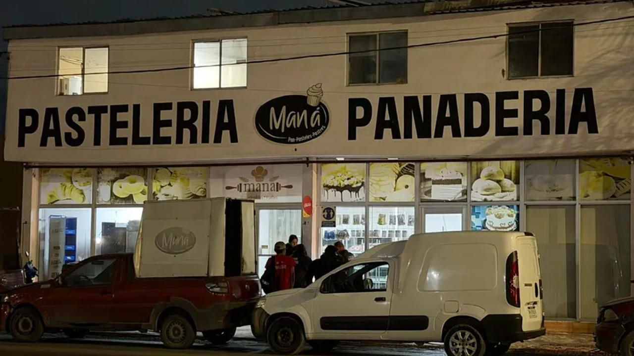 La Fiscalía de Nuevo León liberó a tres empleados de una panadería en Escobedo luego de que se determinó que el asaltante murió por un infarto.