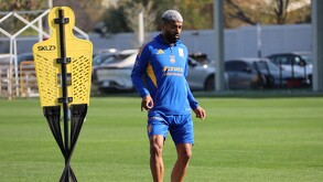 Rodrigo Aguirre en un entrenamiento con Tigres previo al juego ante Cruz Azul.