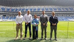 Samuel garcía en estadio de rayados para mundial 2026