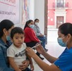 Ante el incremento de casos de sarampión en México y su alta capacidad de contagio, las autoridades de salud han reforzado las estrategias de vacunación.