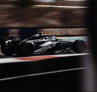 Checo Pérez durante el primer día de pruebas de la Fórmula 1 2026 con Cadillac.