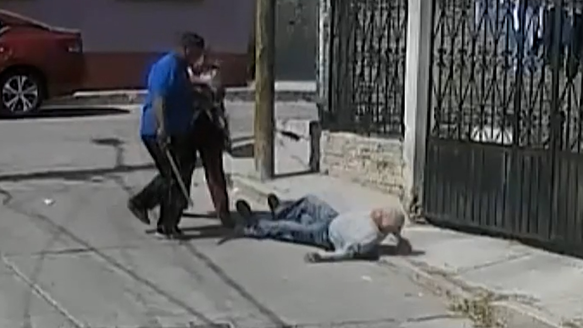 Mientras Don Alberto intenta sanar, su hija Paty, quien levantó la denuncia y lo cuidaba, falleció tras enfermar en el hospital.