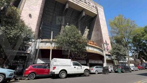 Fachada del Cine ópera, lugar donde una mujer murió este viernes 23 de febrero.