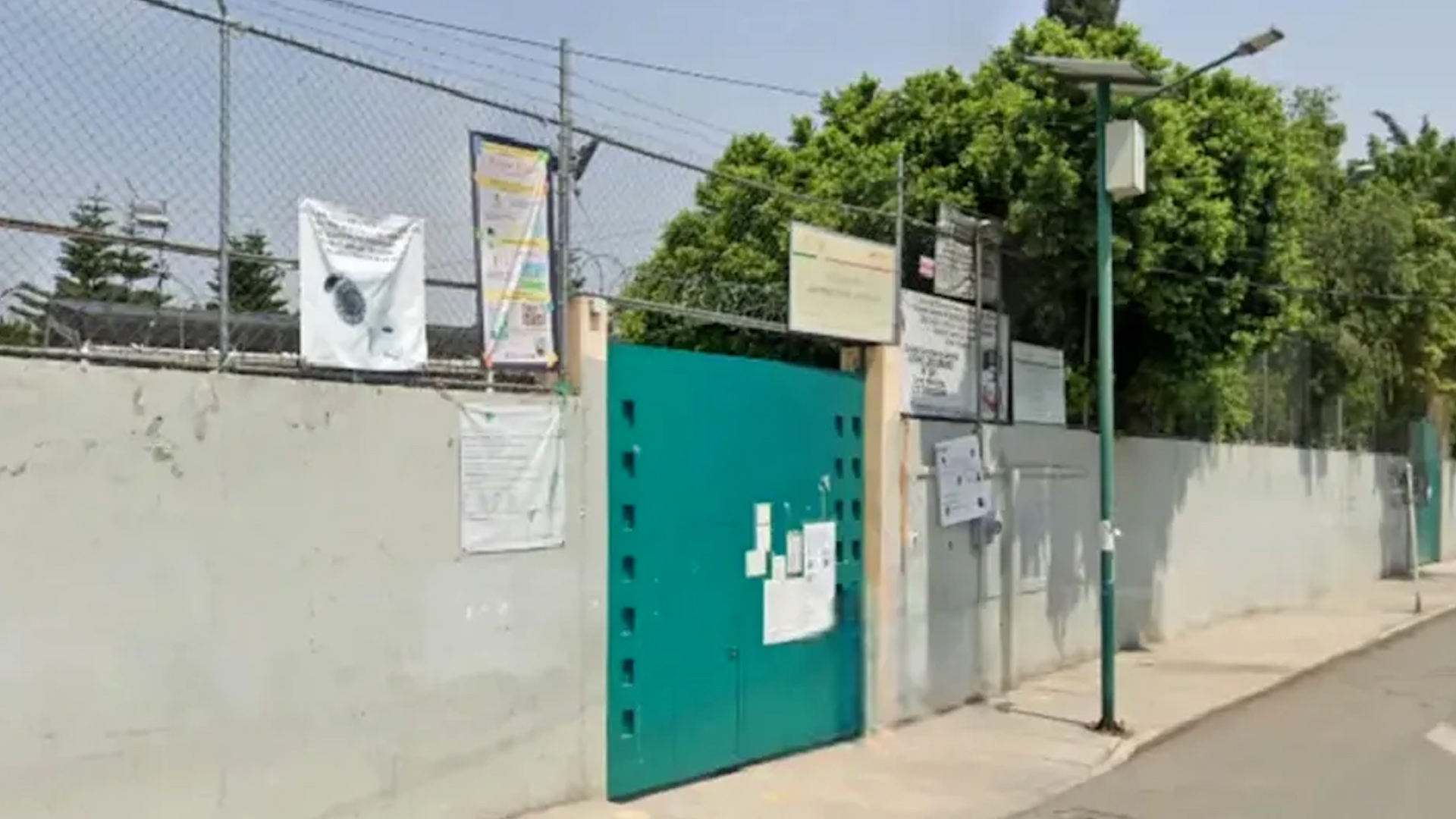 Un menor enfrentará proceso penal por la agresión con arma blanca en una secundaria de Tláhuac; el juez dictó internamiento preventivo.