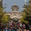 Tapatíos celebran con orgullo el 484 aniversario de Guadalajara, resaltando su identidad y tradiciones.