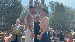 Yoali Mosqueda y Miguel Nieblas en Metepec previo a su combate.
