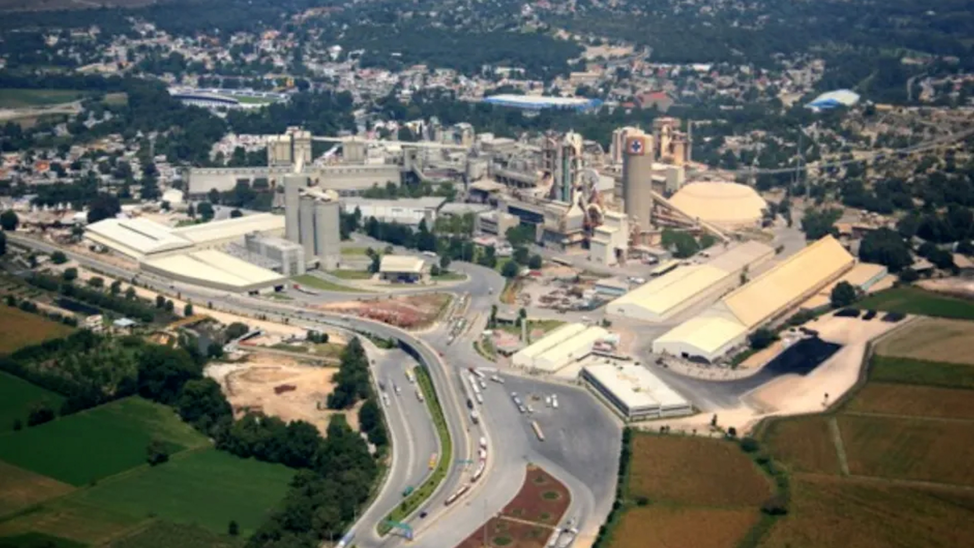 La administración informó que la recuperación de la planta cementera en Hidalgo se logró por resoluciones jurídicas.