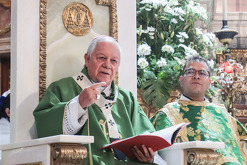 Victor Sánchez Espinosa, Arzobispo de Puebla, durante misa dominical en la catedral,