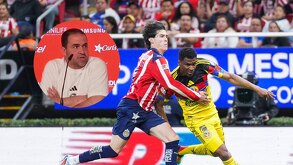 Jugadores de Chivas y América en el Clásico Nacional 2026.