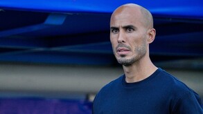 Guido Pizarro, entrenador de los Tigres de la UANL.