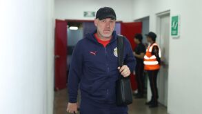 Gabriel Milito llegando al Estadio Akron para el Clásico Nacional de Jornada 6 en el Clausura 2026.