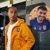 Guido Pizarro saliendo del autobús de Club Tigres previo a un partido de Liga MX.