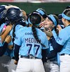 Sultanes Femenil celebrando la victoria ante El Águila.