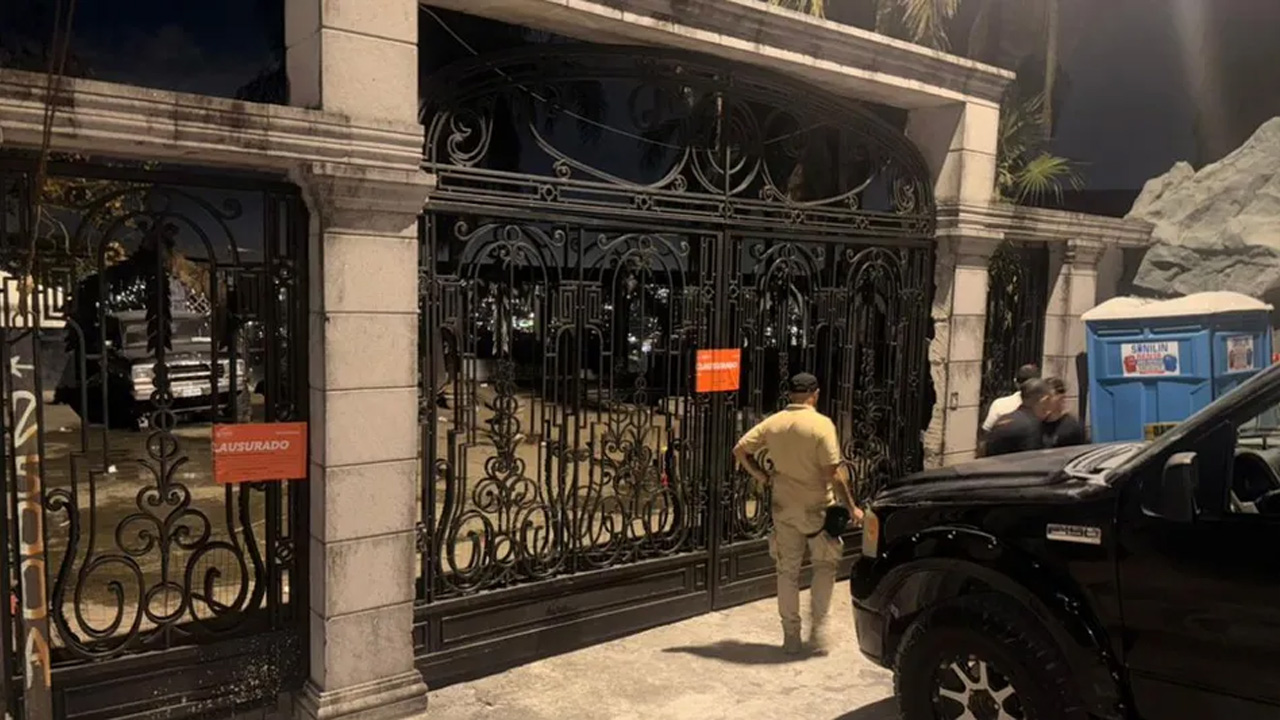 Un hombre fue detenido luego de que policías de Guadalupe cancelaran una fiesta clandestina con más de 250 personas.