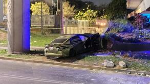Choque en avenida Universidad en San Nicolás