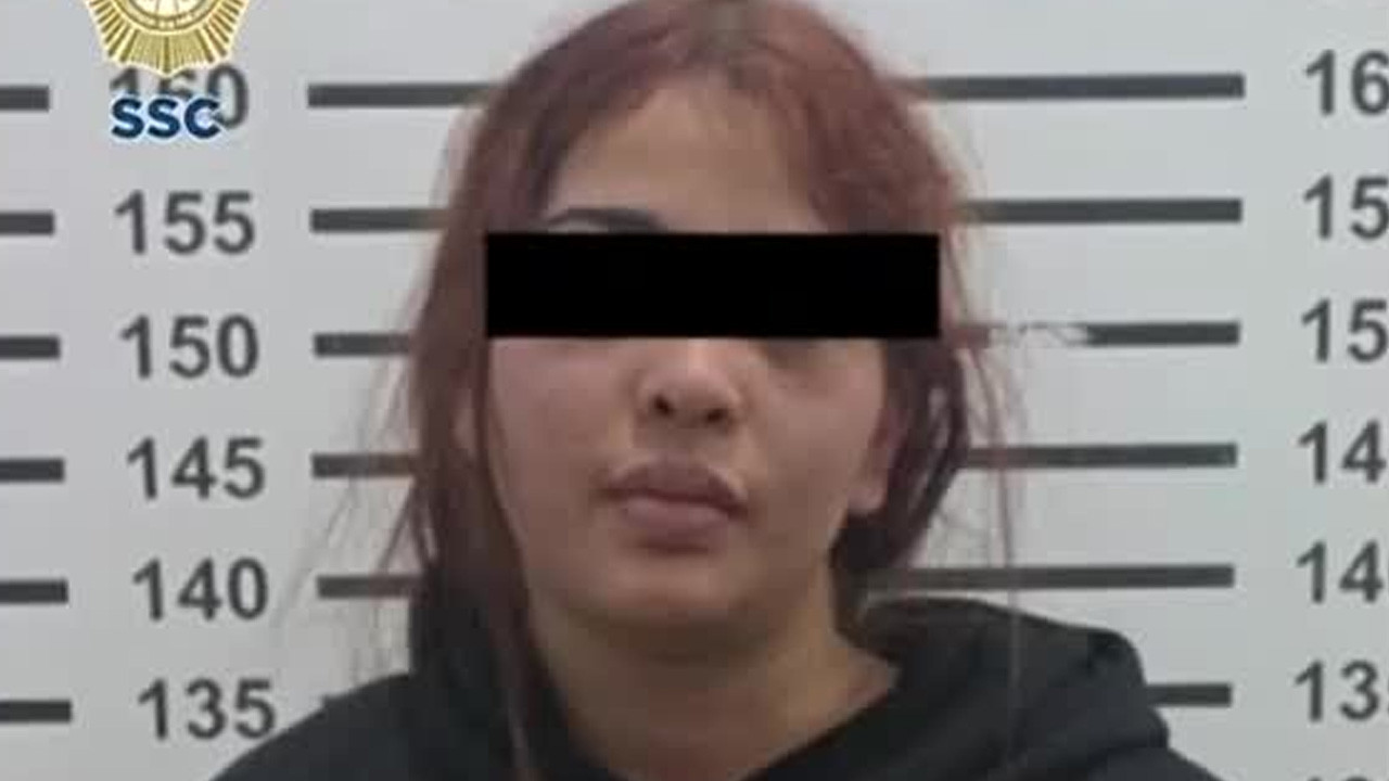 Elementos de la SSC detuvieron a una mujer acusada de asaltar con un cuchillo a una adulta mayor en la colonia Potrerillo, en La Magdalena Contreras.