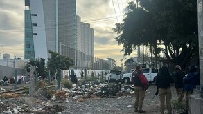 Pueblo Quieto se ubica entre las avenidas Inglaterra y Niños Héroes, a un costado de las vías ferroviarias en Guadalajara.