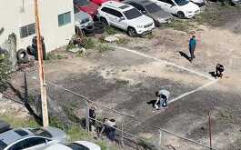 Grupo de personas en un patio